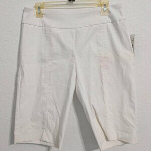 New Directions Women's White Cropped Shorts NWT (Size 12)